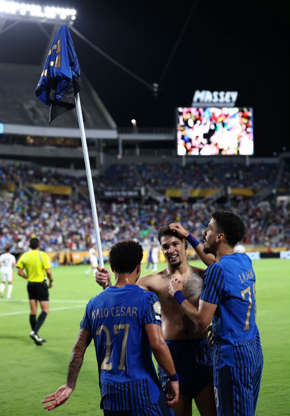 里程碑夜马赛队长鼓劲；欧冠冲刺阶段刷纪录；信心回归；球队文化再被提及