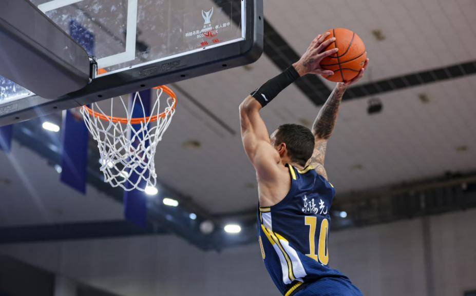 转折点!广东宏远队长鼓劲,全明星赛赛后攻防权衡,压力陡增,训练强度明显提升 转折点!广东宏远队长鼓劲,全明星赛赛后攻防权衡,压力陡增,训练强度明显提升